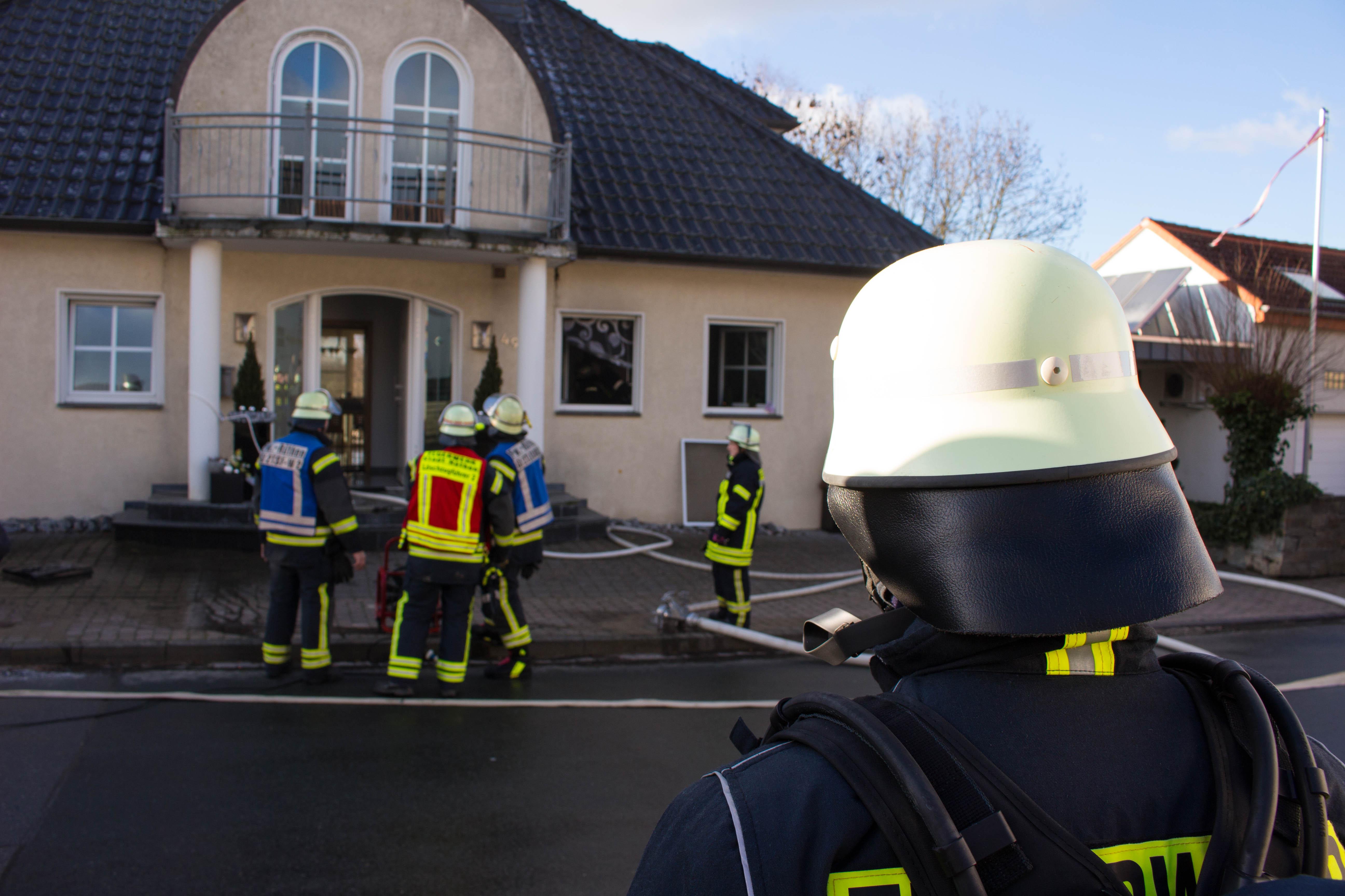 Feuer mittel Feuer mittel